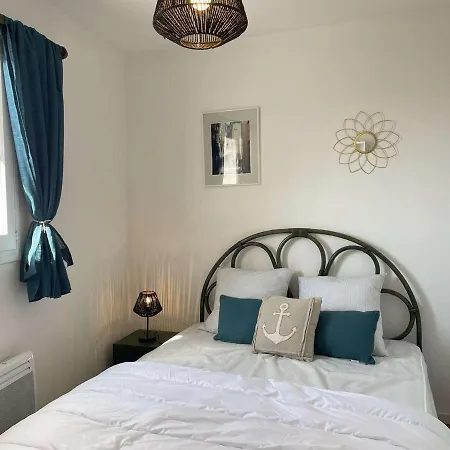 2 Pieces Avec Balcon, Proche - Fr-1-224b-563 L'Herbaudiere