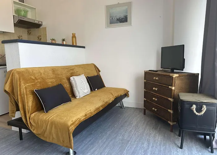 2 Pieces Avec Balcon, Proche - Fr-1-224b-563 Appartement *